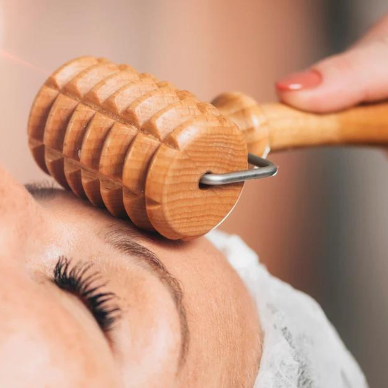 Reducing Massage with Wood Therapy - MIM Sitges